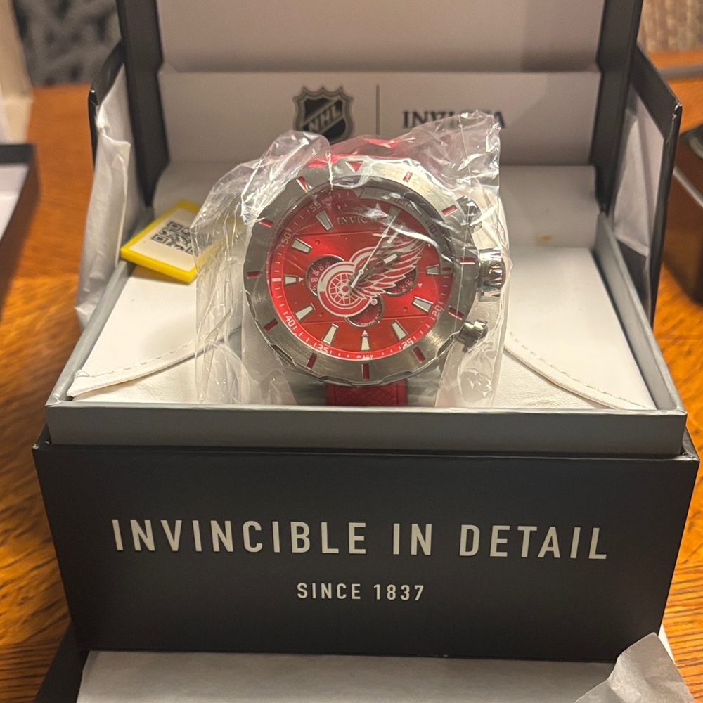 Invicta Red and Silver Men's Watch red wings!
